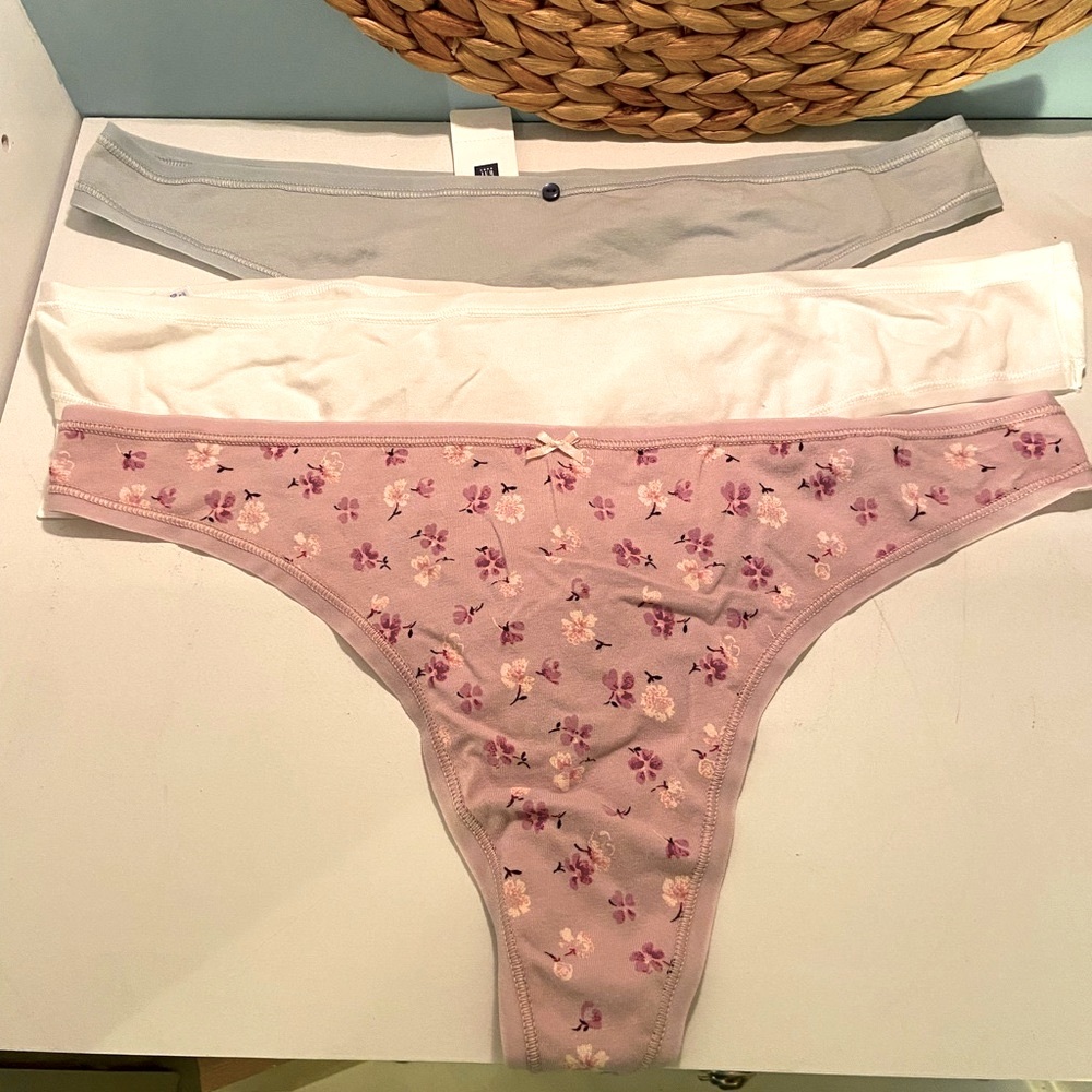 Size XL  • Gap Body Thong Panties